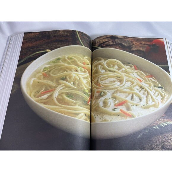 The Ultimate Pasta and Noodle Cookbook by Serena Cosmo 2017 Hardcover - Picture 11 of 11